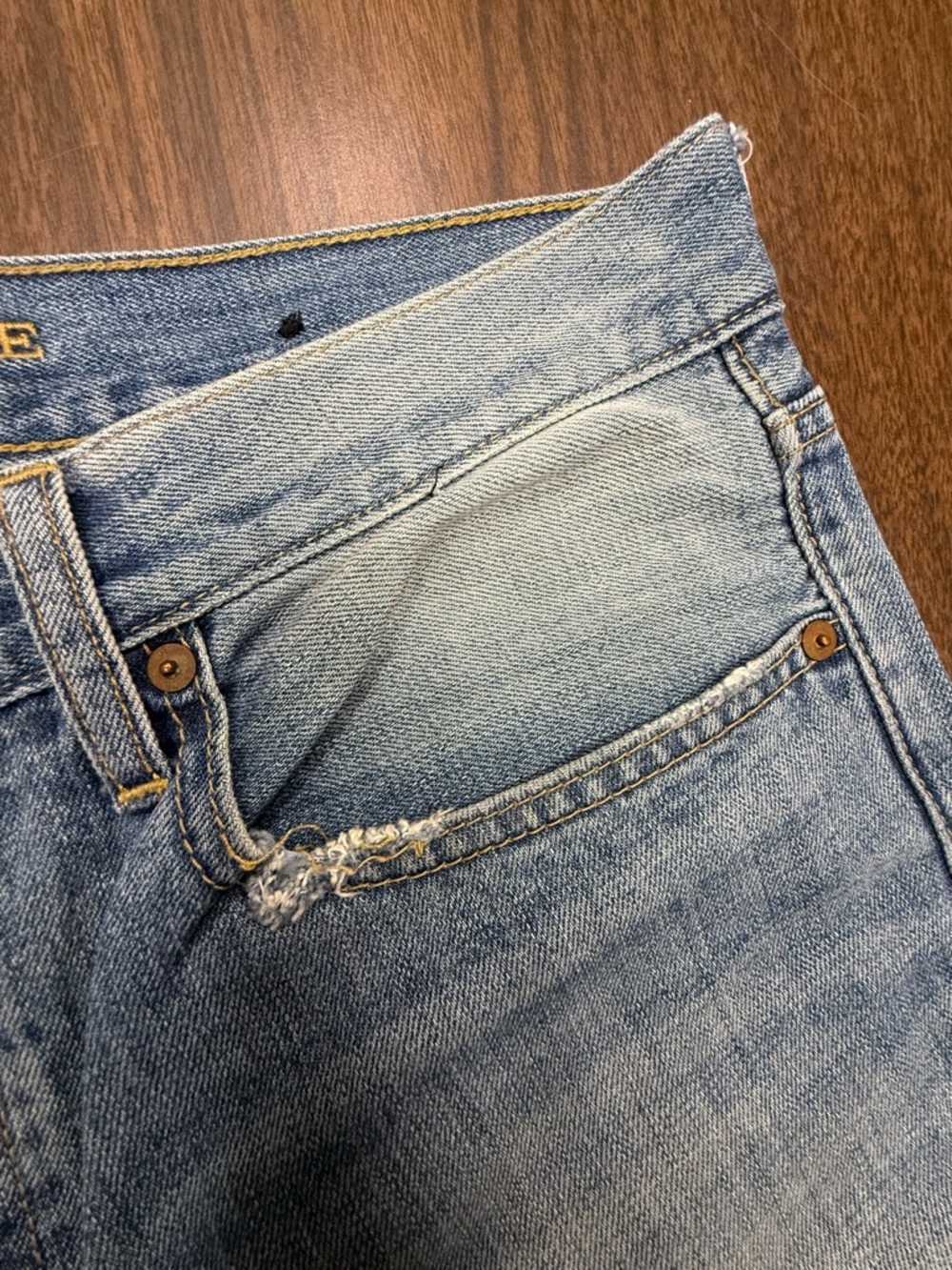 American Eagle Outfitters Men’s Light Wash Relaxed Jeans Size 34” x 34” - Picture 6 of 16